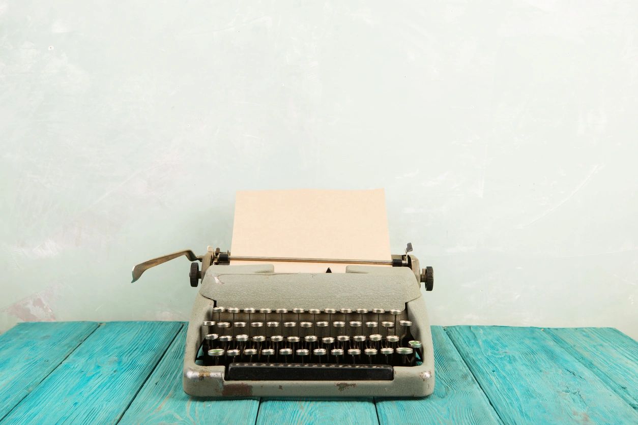 Vintage typewriter on a desk – creative writing